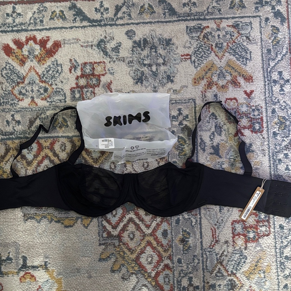 SKIMS Sheer Underwire Bra in Black